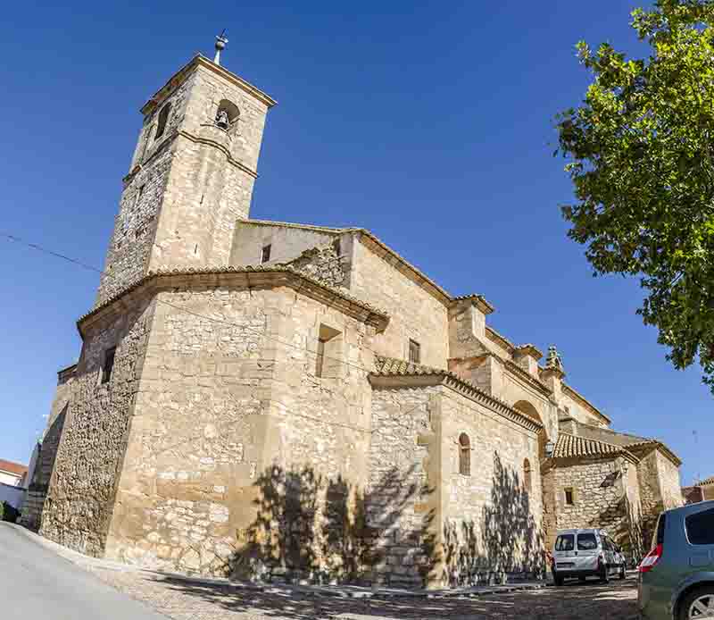 Cuenca - Mota del Cuervo 10 - iglesia parroquial San Miguel Arcangel.jpg
